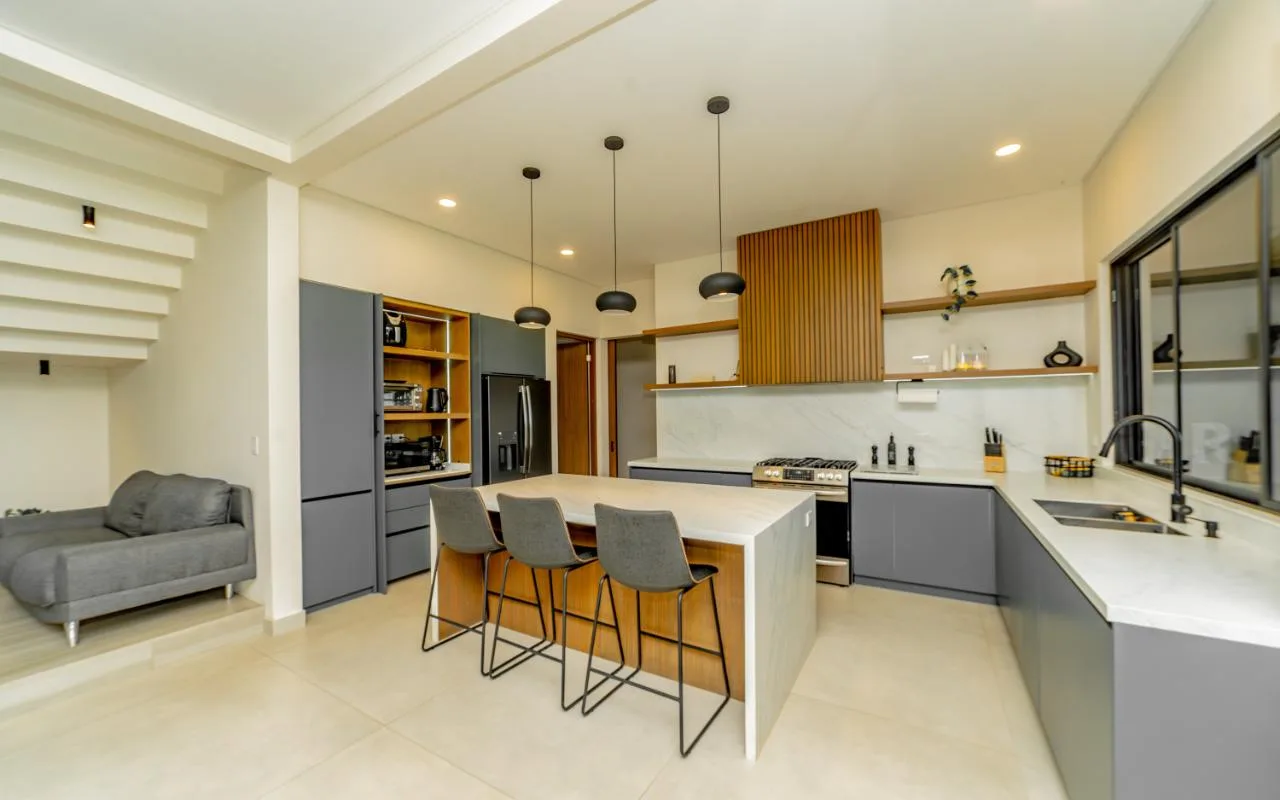 Contemporary Single-Family Home