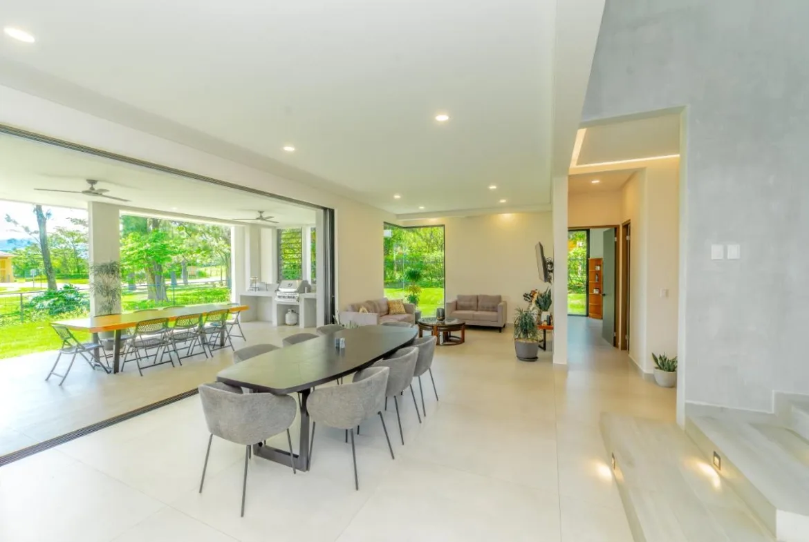 Contemporary Single-Family Home