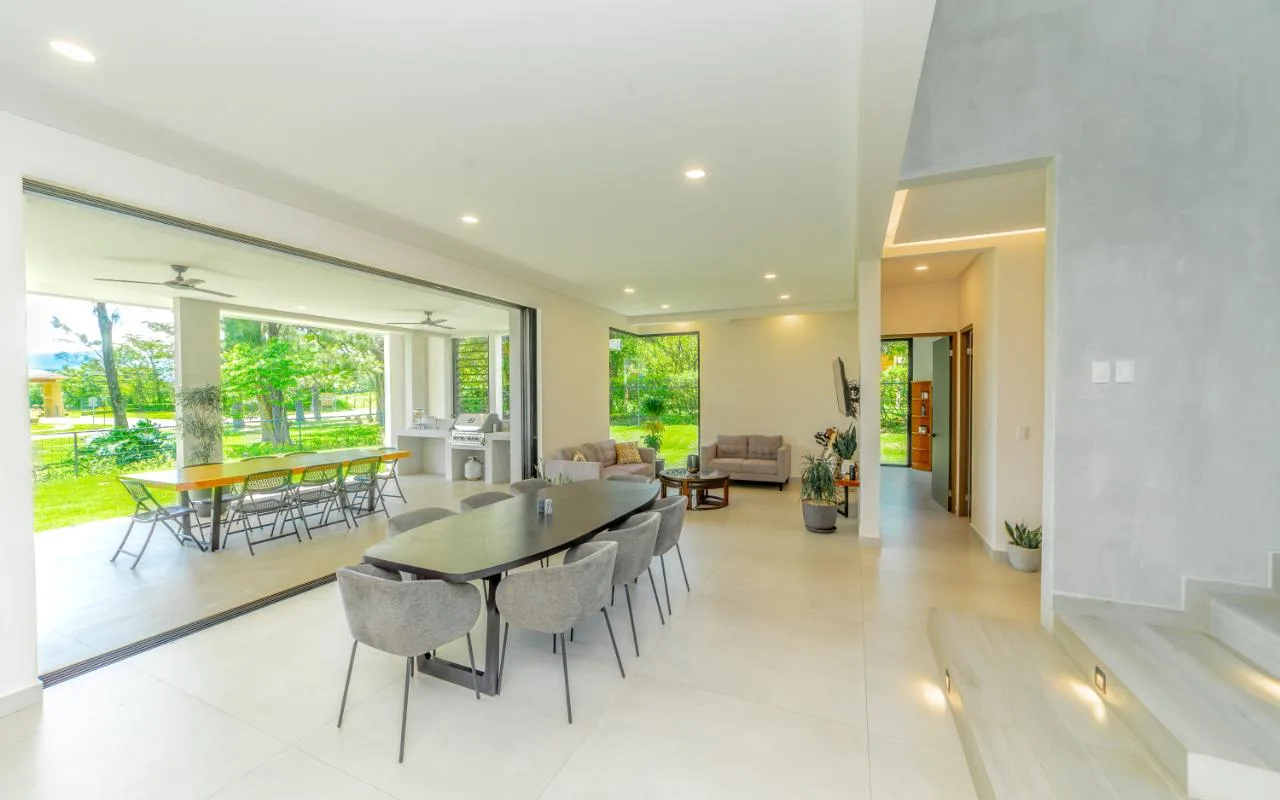 Contemporary Single-Family Home