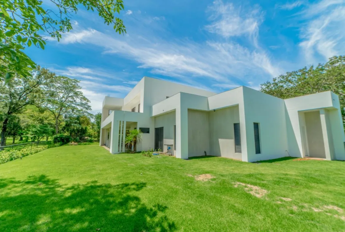 Contemporary Single-Family Home