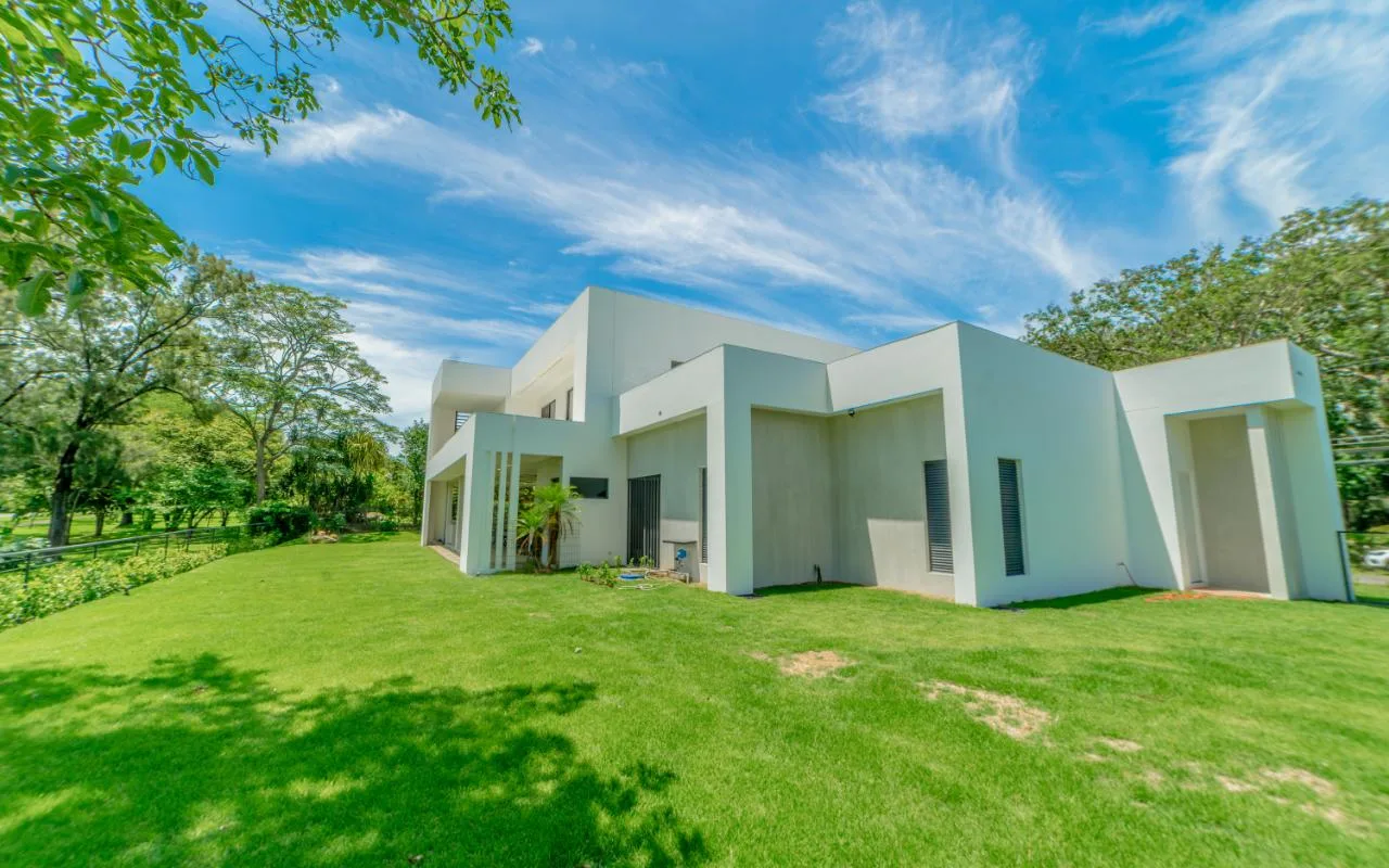 Contemporary Single-Family Home