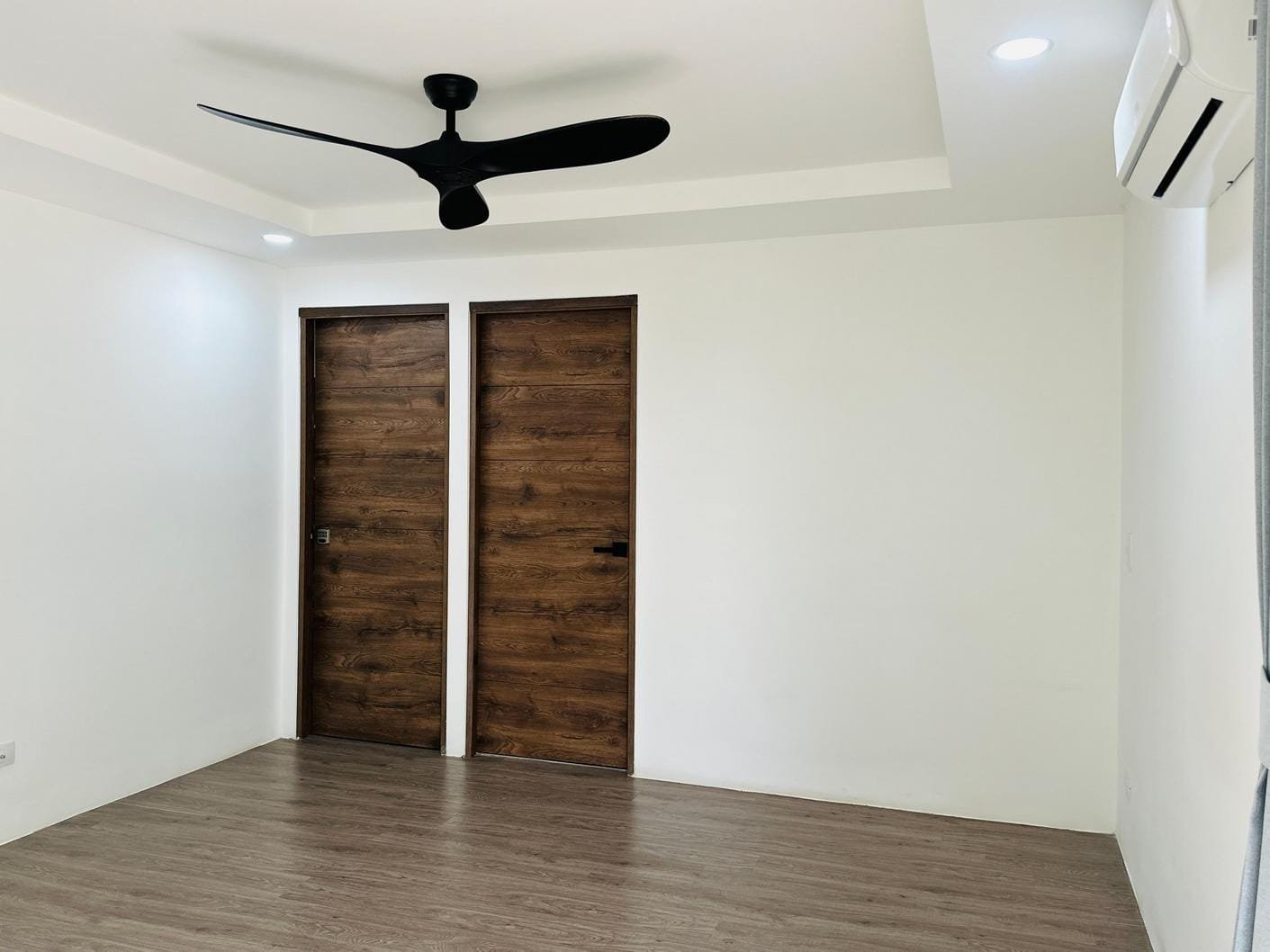 Newly Renovated Loft Penthouse in Avalon Country Club