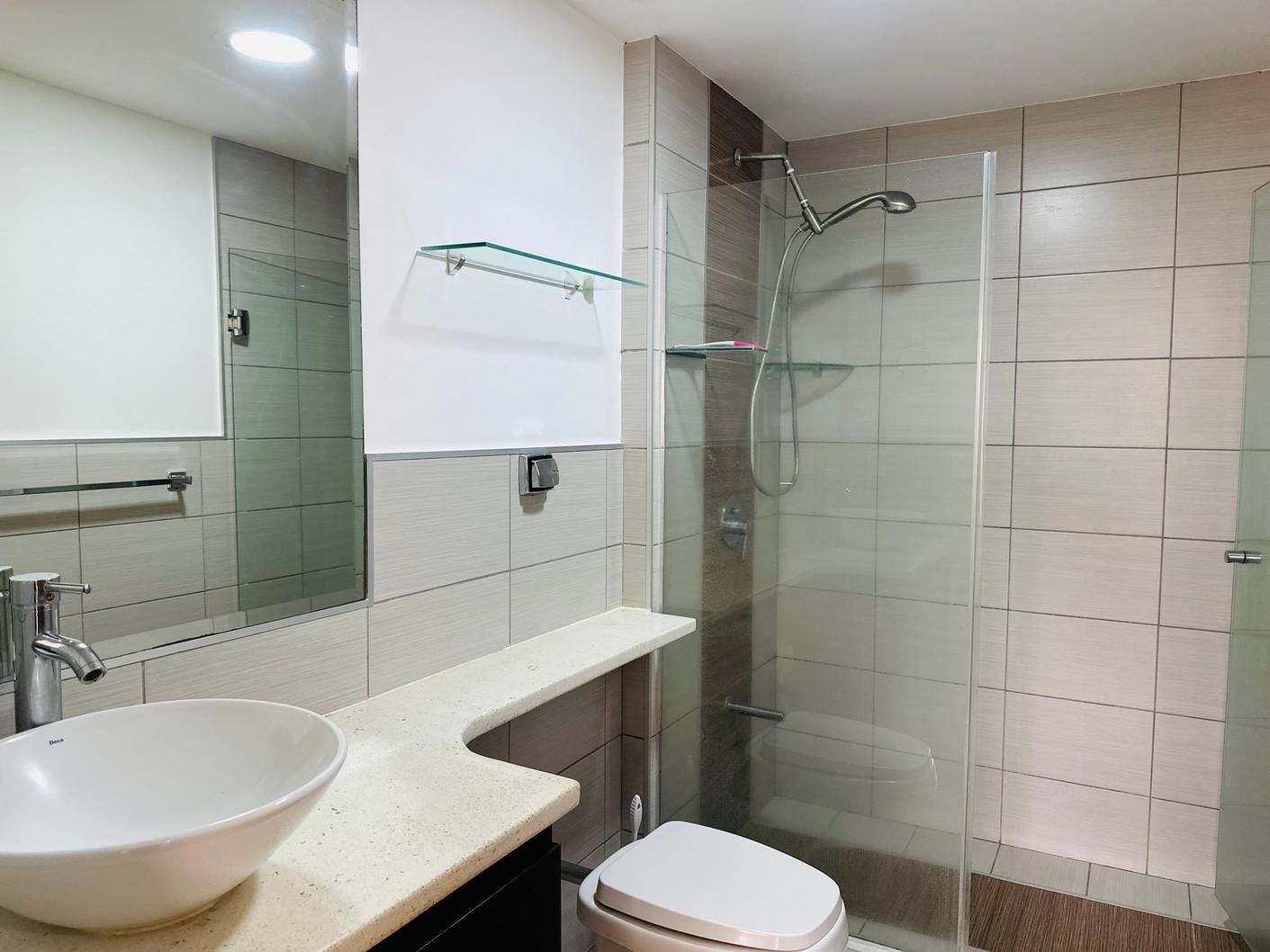 Newly Renovated Loft Penthouse in Avalon Country Club